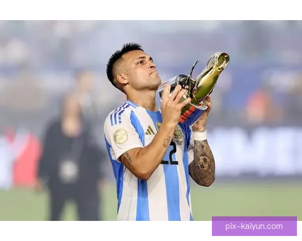 劳塔罗与哲科的锋线配合