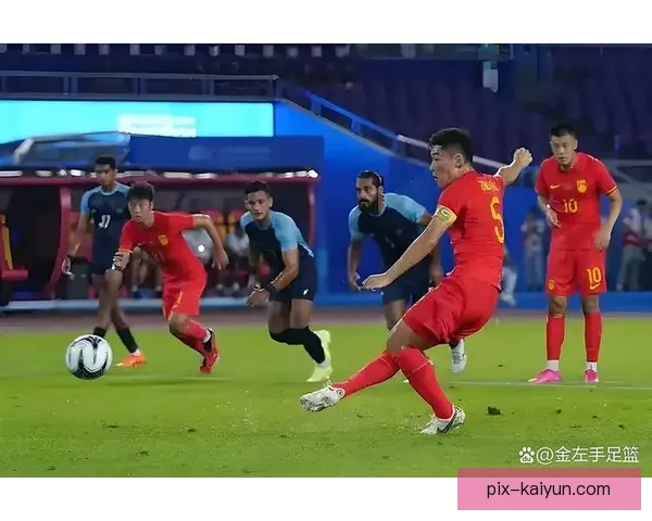 东亚杯中韩对决激战在即，双方球员备受期待将带来精彩表现