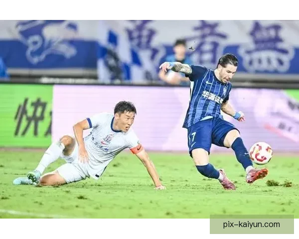 上海海港球迷蓝魔持续提升球队支持力，展现忠诚精神